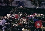 Standbild John Kennedy's Grab Washington DC USA, 1963, aus Sekunde 58 historischem Filmmaterial Videoclip 65675039276