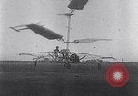 Standbild D'Ascanio D'AT3 Hubschrauber Ciampino Italien, 1930, aus Sekunde 31 historischem Filmmaterial Videoclip 65675039282