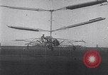 Standbild D'Ascanio D'AT3 Hubschrauber Ciampino Italien, 1930, aus Sekunde 39 historischem Filmmaterial Videoclip 65675039282
