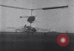 Standbild D'Ascanio D'AT3 Hubschrauber Ciampino Italien, 1930, aus Sekunde 48 historischem Filmmaterial Videoclip 65675039282