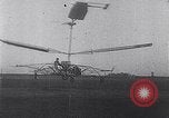 Standbild D'Ascanio D'AT3 Hubschrauber Ciampino Italien, 1930, aus Sekunde 49 historischem Filmmaterial Videoclip 65675039282