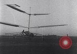 Standbild D'Ascanio D'AT3 Hubschrauber Ciampino Italien, 1930, aus Sekunde 52 historischem Filmmaterial Videoclip 65675039282