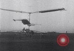 Standbild D'Ascanio D'AT3 Hubschrauber Ciampino Italien, 1930, aus Sekunde 53 historischem Filmmaterial Videoclip 65675039282