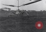 Standbild D'Ascanio D'AT3 Hubschrauber Ciampino Italien, 1930, aus Sekunde 58 historischem Filmmaterial Videoclip 65675039282