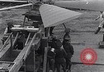 Standbild De Bothezat Helikopter test Dayton Ohio USA, 1922, aus Sekunde 32 historischem Filmmaterial Videoclip 65675039284