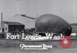 Immagine di Barrage palloncini Fort Lewis Washington USA, 1941, secondo 7 filmato di repertorio 65675039309