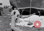 Immagine di Barrage palloncini Fort Lewis Washington USA, 1941, secondo 16 filmato di repertorio 65675039309