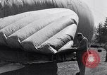 Immagine di Barrage palloncini Fort Lewis Washington USA, 1941, secondo 20 filmato di repertorio 65675039309