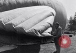 Immagine di Barrage palloncini Fort Lewis Washington USA, 1941, secondo 21 filmato di repertorio 65675039309