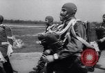 Image États-Unis 501e Bataillon Parachutiste Fort Benning Georgia USA, 1941, de la seconde 12 séquences d'archives historiques vidéo 65675039310