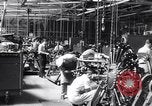 Standbild United States Army Flughafen Reparatur shop Duncan Field Texas USA, 1941, aus Sekunde 8 historischem Filmmaterial Videoclip 65675039314