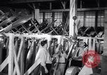 Standbild United States Army Flughafen Reparatur shop Duncan Field Texas USA, 1941, aus Sekunde 13 historischem Filmmaterial Videoclip 65675039314