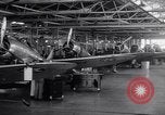 Standbild United States Army Flughafen Reparatur shop Duncan Field Texas USA, 1941, aus Sekunde 22 historischem Filmmaterial Videoclip 65675039314