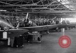 Standbild United States Army Flughafen Reparatur shop Duncan Field Texas USA, 1941, aus Sekunde 23 historischem Filmmaterial Videoclip 65675039314