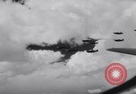 Standbild Flugzeuge Curtiss P-40C Mount Shasta California USA, 1941, aus Sekunde 7 historischem Filmmaterial Videoclip 65675039317