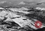 Standbild Flugzeuge Curtiss P-40C Mount Shasta California USA, 1941, aus Sekunde 20 historischem Filmmaterial Videoclip 65675039317