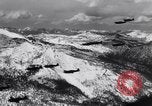 Standbild Flugzeuge Curtiss P-40C Mount Shasta California USA, 1941, aus Sekunde 22 historischem Filmmaterial Videoclip 65675039317