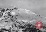 Standbild Flugzeuge Curtiss P-40C Mount Shasta California USA, 1941, aus Sekunde 24 historischem Filmmaterial Videoclip 65675039317