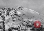 Standbild Flugzeuge Curtiss P-40C Mount Shasta California USA, 1941, aus Sekunde 29 historischem Filmmaterial Videoclip 65675039317