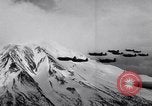 Standbild Flugzeuge Curtiss P-40C Mount Shasta California USA, 1941, aus Sekunde 32 historischem Filmmaterial Videoclip 65675039317