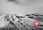 Standbild Flugzeuge Curtiss P-40C Mount Shasta California USA, 1941, aus Sekunde 34 historischem Filmmaterial Videoclip 65675039317