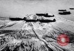Standbild Flugzeuge Curtiss P-40C Mount Shasta California USA, 1941, aus Sekunde 39 historischem Filmmaterial Videoclip 65675039317