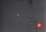 Standbild springen Turm Fort Benning Georgia USA, 1941, aus Sekunde 36 historischem Filmmaterial Videoclip 65675039320