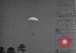 Standbild springen Turm Fort Benning Georgia USA, 1941, aus Sekunde 40 historischem Filmmaterial Videoclip 65675039320