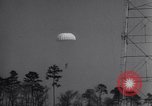 Standbild springen Turm Fort Benning Georgia USA, 1941, aus Sekunde 42 historischem Filmmaterial Videoclip 65675039320