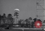Standbild springen Turm Fort Benning Georgia USA, 1941, aus Sekunde 44 historischem Filmmaterial Videoclip 65675039320