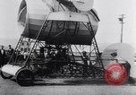 Image Igor Sikorsky VS-300 record du monde Stratford Connecticut USA, 1941, de la seconde 27 séquences d'archives historiques vidéo 65675039323
