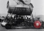Image Igor Sikorsky VS-300 record du monde Stratford Connecticut USA, 1941, de la seconde 28 séquences d'archives historiques vidéo 65675039323
