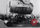 Image Igor Sikorsky VS-300 record du monde Stratford Connecticut USA, 1941, de la seconde 29 séquences d'archives historiques vidéo 65675039323