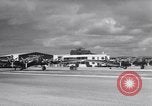Standbild Flugzeuge B-17DS Hickham Field Honolulu Hawaii USA, 1941, aus Sekunde 9 historischem Filmmaterial Videoclip 65675039330