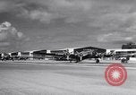 Standbild Flugzeuge B-17DS Hickham Field Honolulu Hawaii USA, 1941, aus Sekunde 19 historischem Filmmaterial Videoclip 65675039330