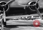 Standbild Flugzeuge B-17DS Hickham Field Honolulu Hawaii USA, 1941, aus Sekunde 26 historischem Filmmaterial Videoclip 65675039330