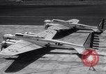 Standbild Flugzeuge B-17DS Hickham Field Honolulu Hawaii USA, 1941, aus Sekunde 28 historischem Filmmaterial Videoclip 65675039330
