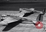 Standbild Flugzeuge B-17DS Hickham Field Honolulu Hawaii USA, 1941, aus Sekunde 29 historischem Filmmaterial Videoclip 65675039330