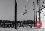 Standbild Fallschirmjäger Fort Benning Georgia USA, 1941, aus Sekunde 14 historischem Filmmaterial Videoclip 65675039331