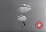 Standbild Fallschirmjäger Fort Benning Georgia USA, 1941, aus Sekunde 54 historischem Filmmaterial Videoclip 65675039331
