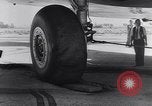 Standbild Flugzeuge Douglas B-19 Santa Monica California USA, 1941, aus Sekunde 34 historischem Filmmaterial Videoclip 65675039332