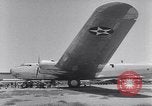 Standbild Flugzeuge Douglas B-19 Santa Monica California USA, 1941, aus Sekunde 42 historischem Filmmaterial Videoclip 65675039332