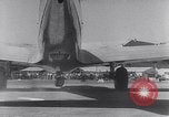 Standbild Flugzeuge Douglas B-19 Santa Monica California USA, 1941, aus Sekunde 45 historischem Filmmaterial Videoclip 65675039332