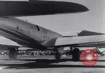 Standbild Flugzeuge Douglas B-19 Santa Monica California USA, 1941, aus Sekunde 49 historischem Filmmaterial Videoclip 65675039332