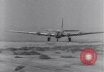 Standbild Flugzeuge Douglas B-19 Santa Monica California USA, 1941, aus Sekunde 50 historischem Filmmaterial Videoclip 65675039332