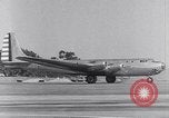 Standbild Flugzeuge Douglas B-19 Santa Monica California USA, 1941, aus Sekunde 56 historischem Filmmaterial Videoclip 65675039332