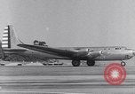 Standbild Flugzeuge Douglas B-19 Santa Monica California USA, 1941, aus Sekunde 57 historischem Filmmaterial Videoclip 65675039332