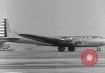 Standbild Flugzeuge Douglas B-19 Santa Monica California USA, 1941, aus Sekunde 59 historischem Filmmaterial Videoclip 65675039332