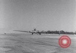 Standbild Flugzeuge Douglas B-19 Santa Monica California USA, 1941, aus Sekunde 62 historischem Filmmaterial Videoclip 65675039332