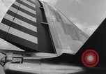 Standbild Flugzeuge B-19 Santa Monica California USA, 1941, aus Sekunde 15 historischem Filmmaterial Videoclip 65675039338